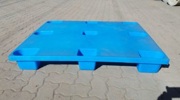 PALETE DE PLSTICO SEMINOVO ENCAIXVEL NA COR AZUL MODELO PL-8