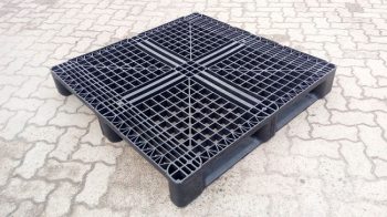 PALETE DE PLSTICO SEMINOVO MODELO PL-12